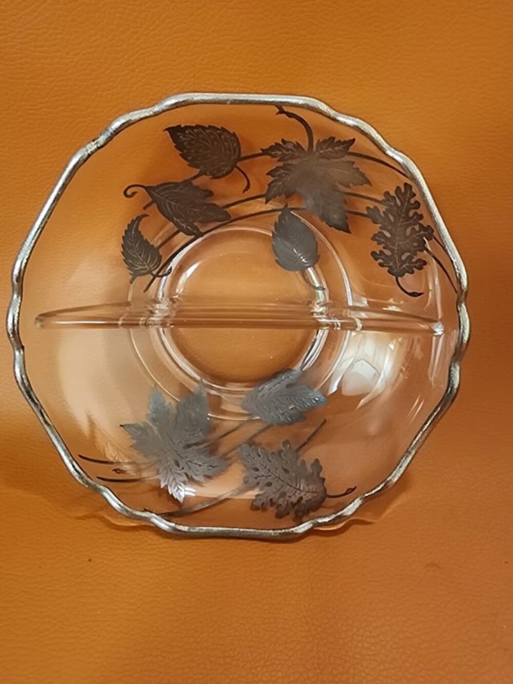 FLANDERS SILVER CITY GLASS DIVIDED DISH - SILVER OVERLAY - LEAVES - 6"